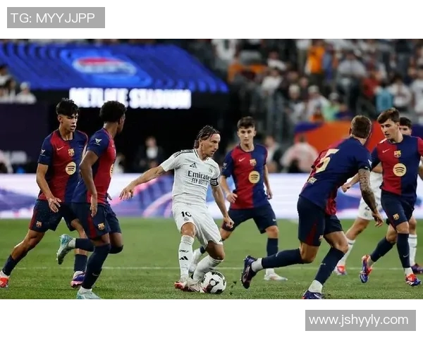 足球巨星谁主沉浮成就巅峰之争的传奇故事与荣耀之路 足球巨星谁主沉浮成就巅峰之争的传奇故事与荣耀之路