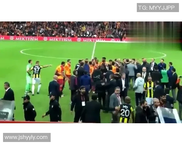 足球明星们纷纷跨界出单曲,音乐与球场的激情碰撞引发热议 足球明星们纷纷跨界出单曲,音乐与球场的激情碰撞引发热议