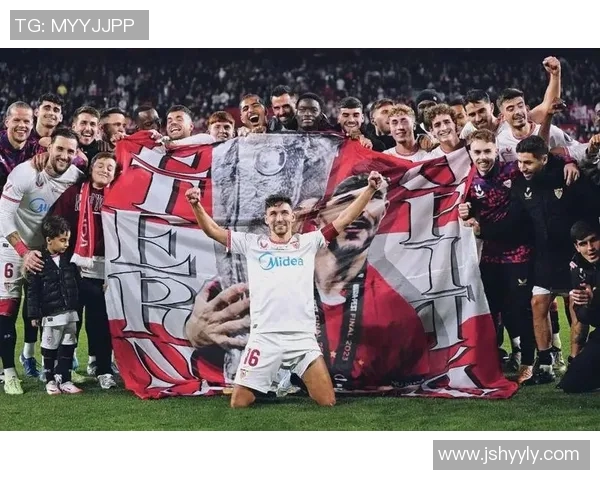 军字当头的足球明星们展现风采与荣耀的传奇故事